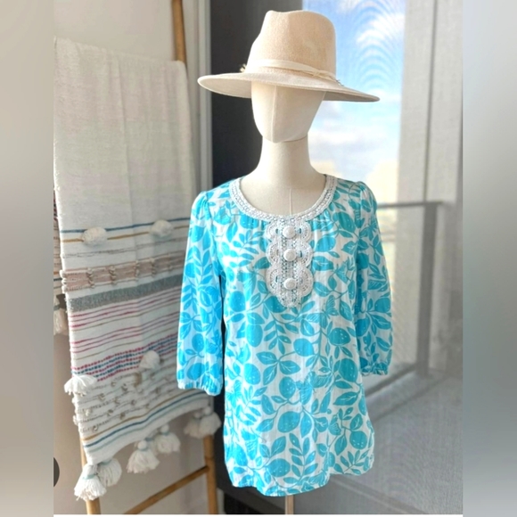 LILLY PULITZER Tunic Floral top with crocket neck half sleeve size S - Picture 2 of 6